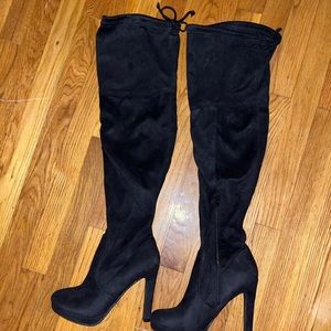 Size 8! 
Brand new, never worn! 
Black knee high boots bought at Charlotte Russe